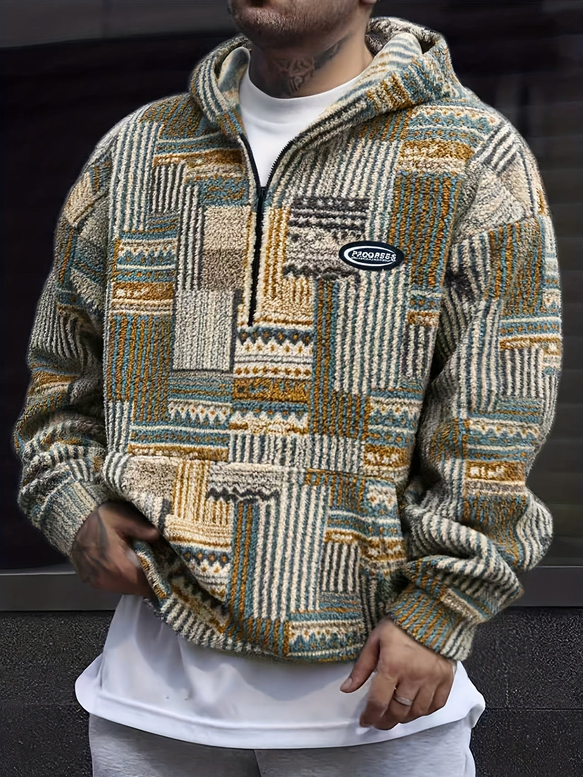Emil – Bluza sherpa patchwork z kapturem i krótkim zamkiem – Oliwkowy patchwork (detal)