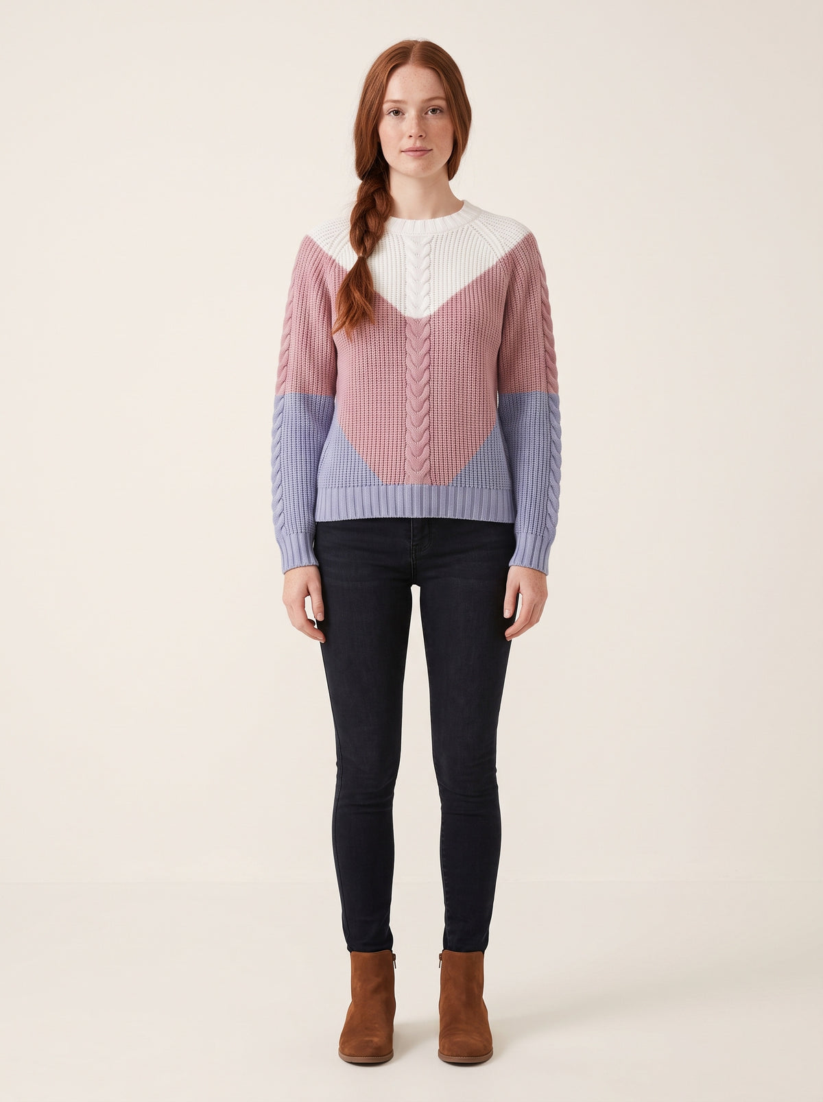 Paulina – Sweter colour-block w warkocze z rękawami raglanowymi – Różowo-niebieski