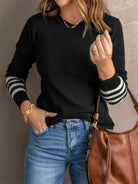 Dorota – Sweter z okrągłym dekoltem i mankietami w paski – Czarny (detal)