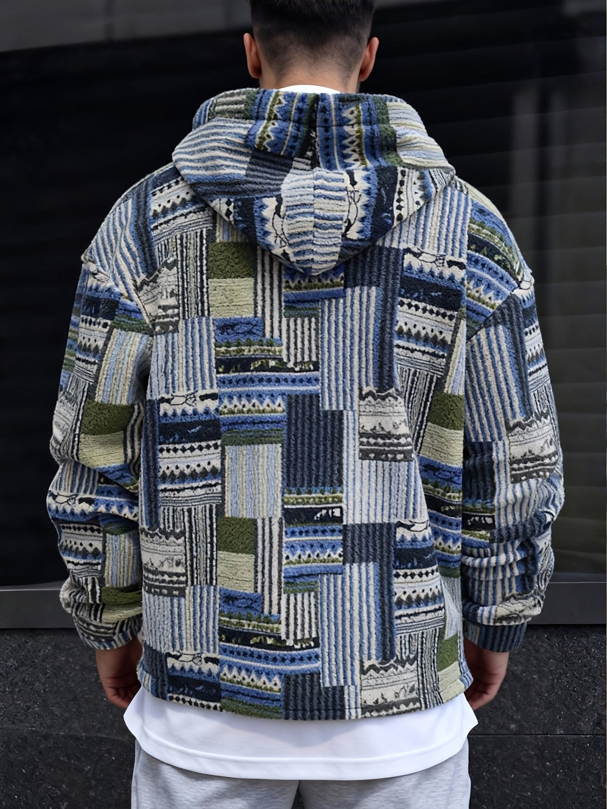 Emil – Bluza sherpa patchwork z kapturem i krótkim zamkiem – Niebieski patchwork (detal)