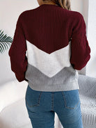 Teresa – Sweter z warkoczami i wzorem w szewrony – Bordowy (detal)