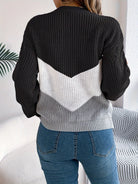 Teresa – Sweter z warkoczami i wzorem w szewrony – Czarny (detal)