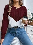 Teresa – Sweter z warkoczami i wzorem w szewrony – Bordowy (detal)