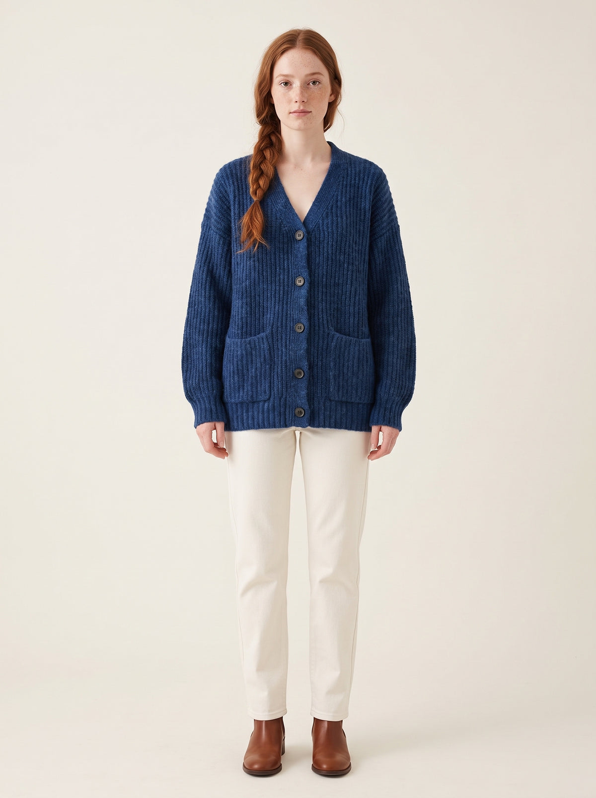 Jolanta – Oversizowy prążkowany kardigan na guziki – Jeansowy