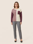Lucyna – Sweter colour-block w warkocze z kieszonką – Śliwkowy mix